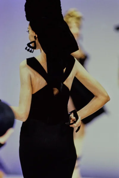 Look 18